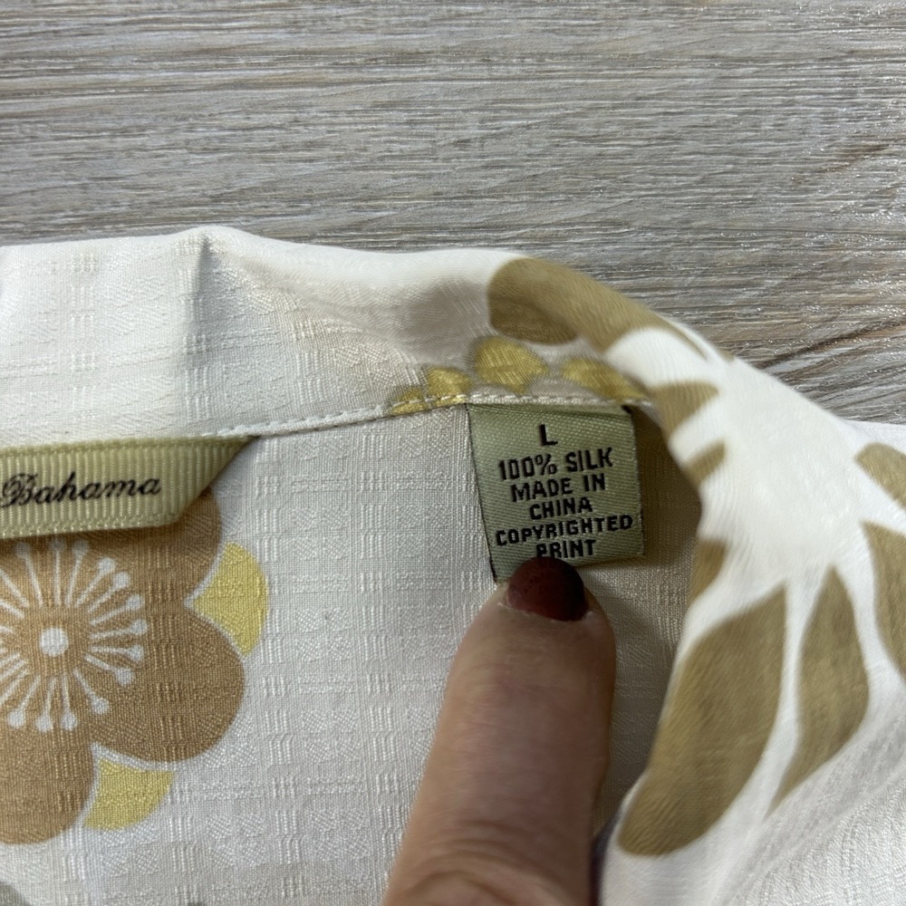 Tommy Bahama Mens Large Cream 100% Silk Loop Collar Hawaiian Floral Button Up - Picture 10 of 14
